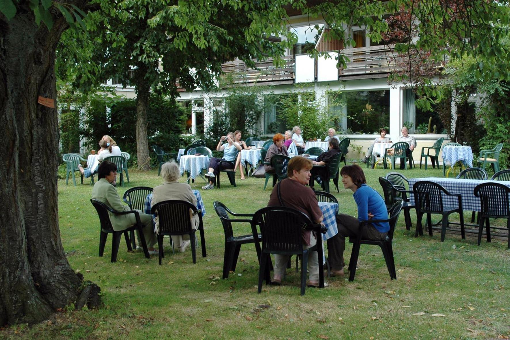 Hotel-Cafe "Schauinsland" Horn-Bad Meinberg Exterior photo